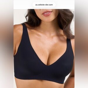 Celeste curve bra. Never worn. Tags attached.

Size small
Size medium